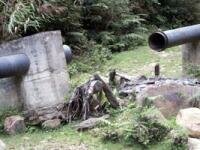 What is left of the mini hydro-electric project! (92Kb)